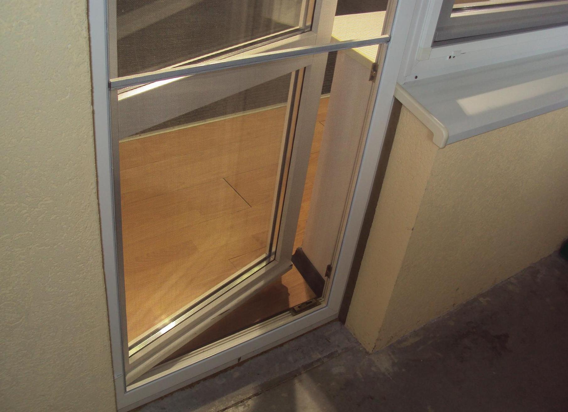 Как выбрать и установить москитные сетки в квартире